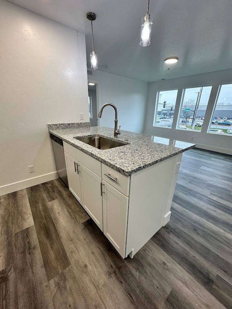 Apartment for rent at 1521 S Clear Creek Dr, Boise, ID 83709