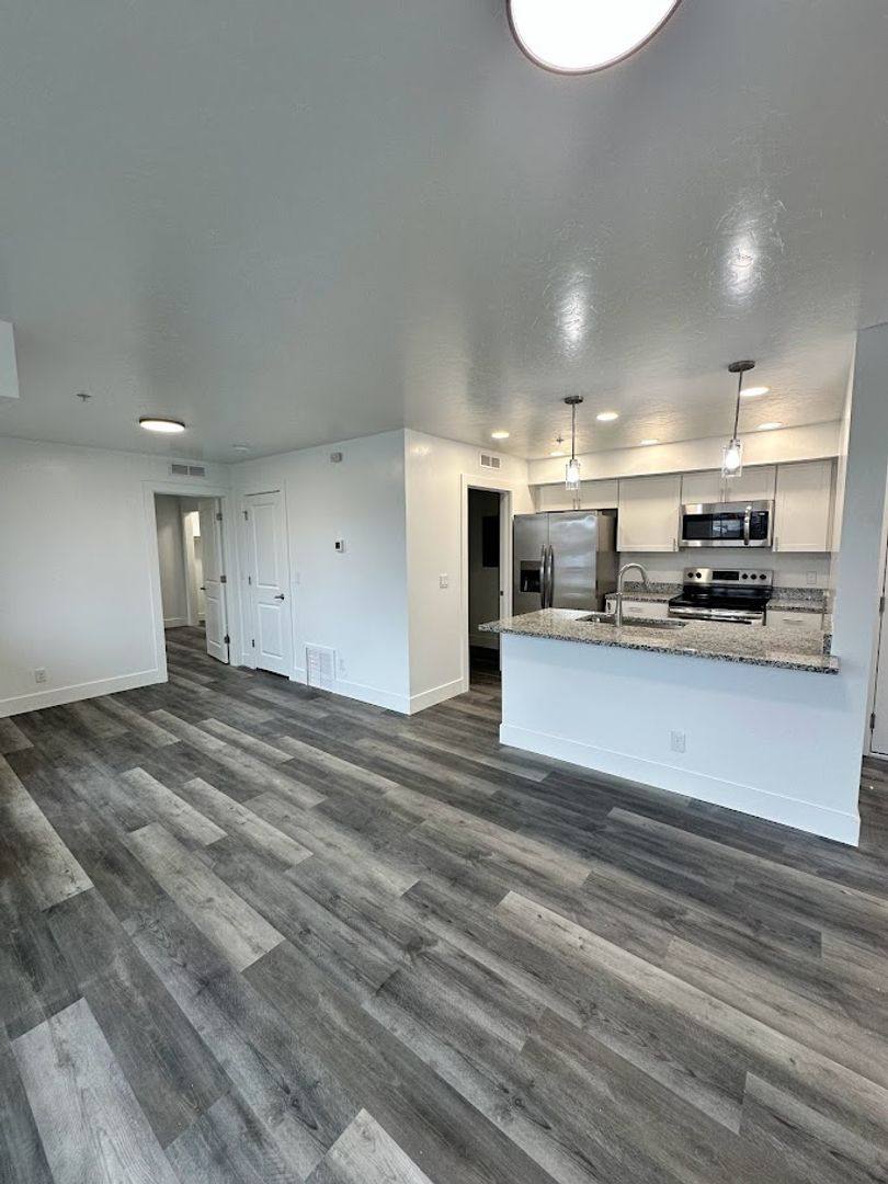 Apartment for rent at 1521 S Clear Creek Dr, Boise, ID 83709