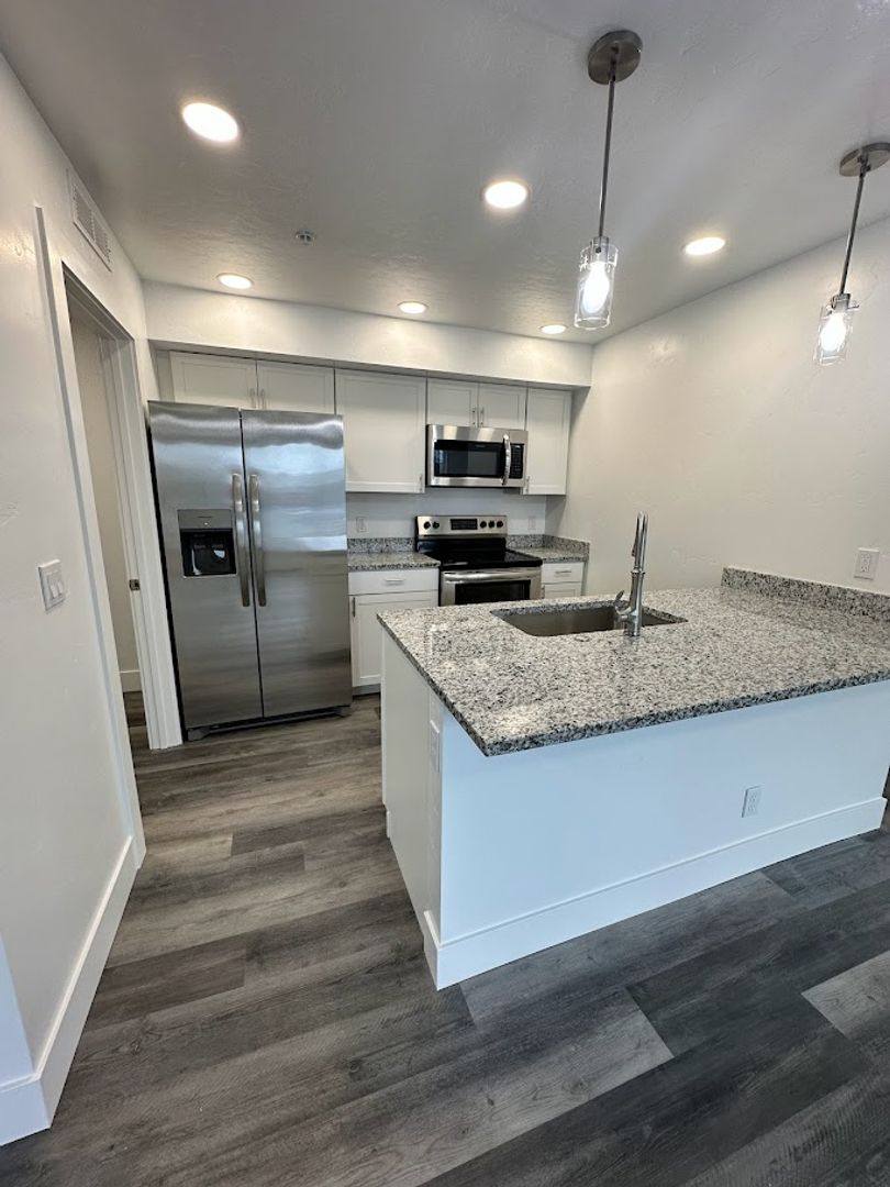 Apartment for rent at 1521 S Clear Creek Dr, Boise, ID 83709