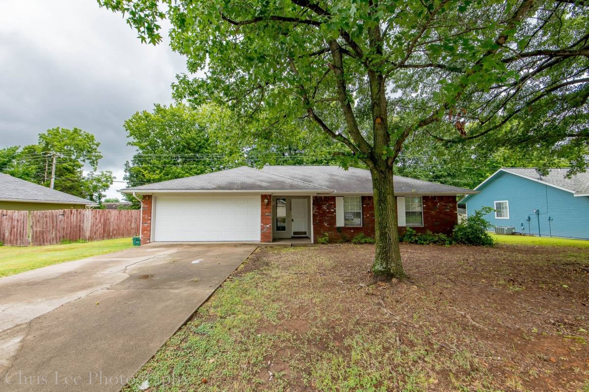 House for rent at 1754 N Salem Rd, Fayetteville, AR 72704