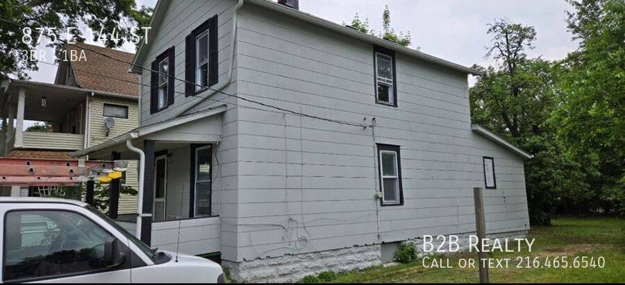 Apartment for rent at 875 E 144 St, Cleveland, OH 44110