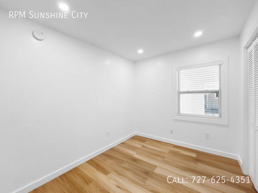 Apartment for rent at 4631 Queensboro Ave S, Saint Petersburg, FL 33711