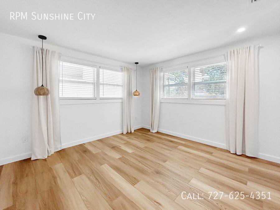 Apartment for rent at 4631 Queensboro Ave S, Saint Petersburg, FL 33711