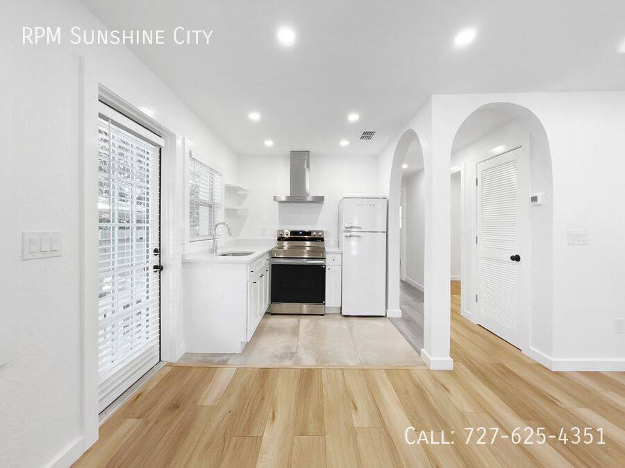 Apartment for rent at 4631 Queensboro Ave S, Saint Petersburg, FL 33711
