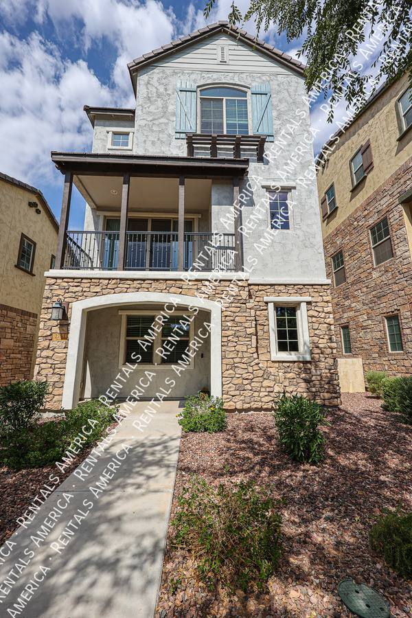 Townhouse for rent at 2751 S Balsam Dr, Gilbert, AZ 85295