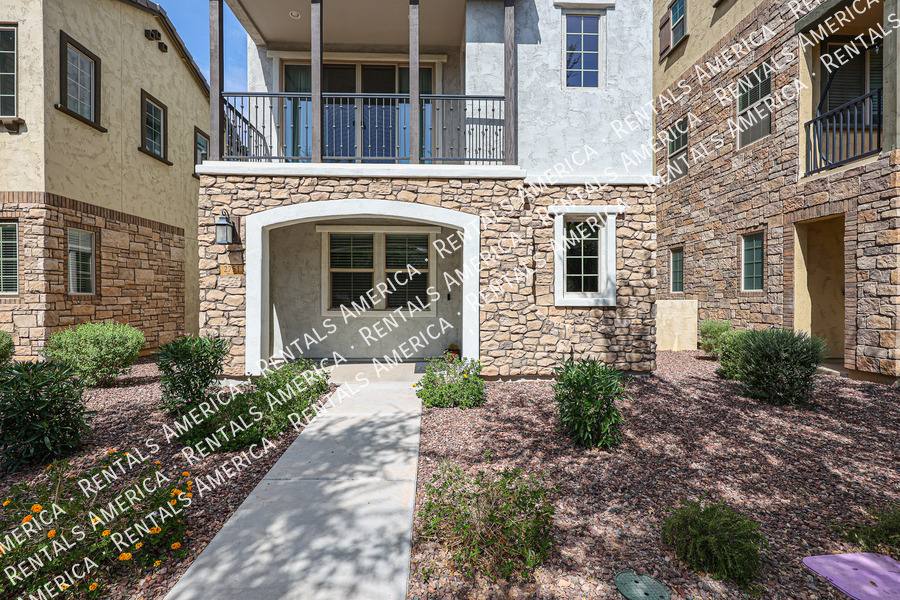 Townhouse for rent at 2751 S Balsam Dr, Gilbert, AZ 85295