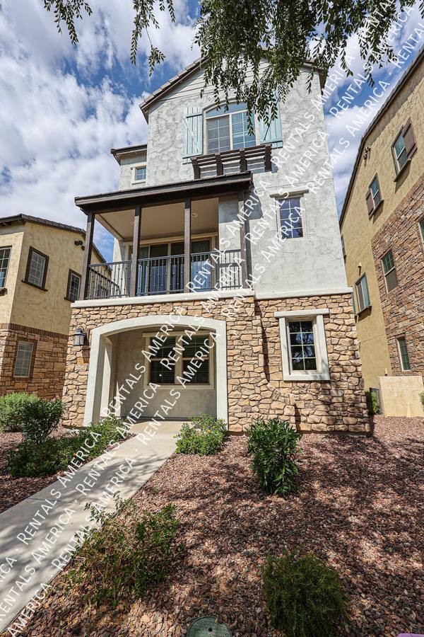 Townhouse for rent at 2751 S Balsam Dr, Gilbert, AZ 85295