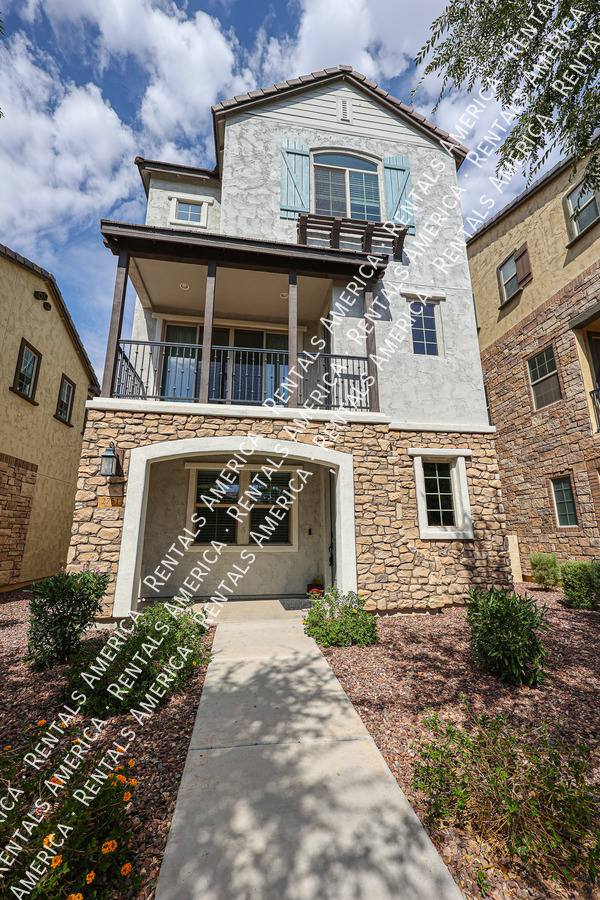 Townhouse for rent at 2751 S Balsam Dr, Gilbert, AZ 85295