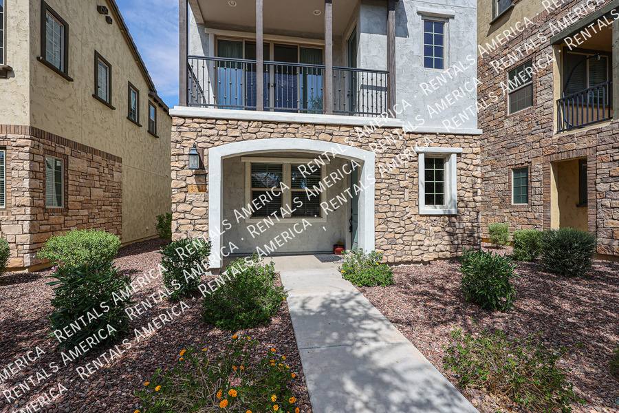 Townhouse for rent at 2751 S Balsam Dr, Gilbert, AZ 85295