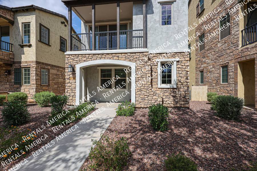 Townhouse for rent at 2751 S Balsam Dr, Gilbert, AZ 85295