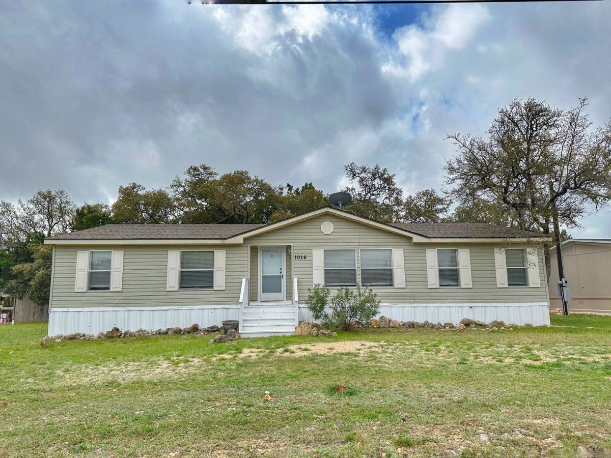 Apartment for rent at 1016 Prairie, Bandera, TX 78003