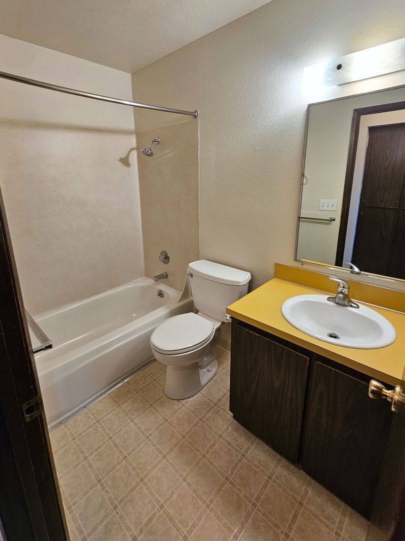 Apartment for rent at 1922 George Washington Way, Richland, WA 99352