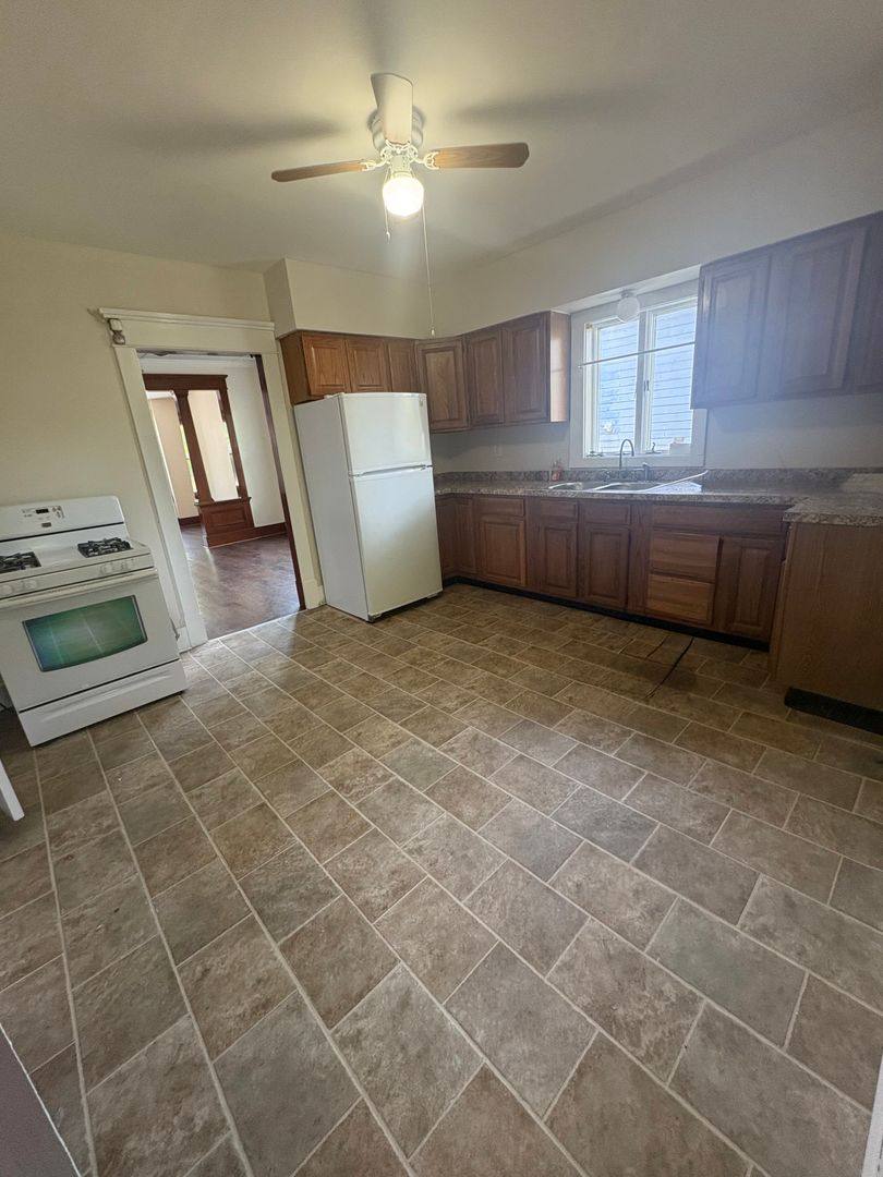 Apartment for rent at 124 Columbia St, Cohoes, NY 12047