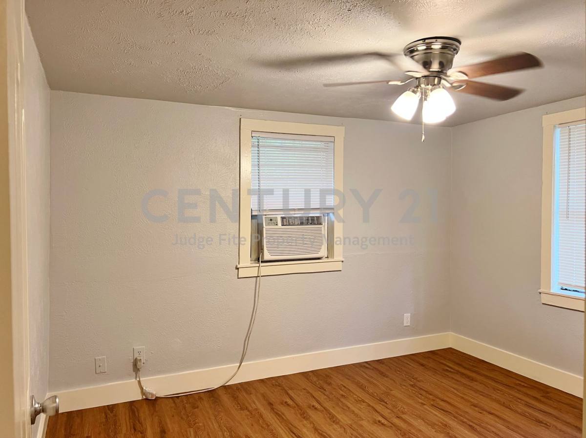 House for rent at 423 Dr Martin Luther King Jr Blvd, Waxahachie, TX 75165