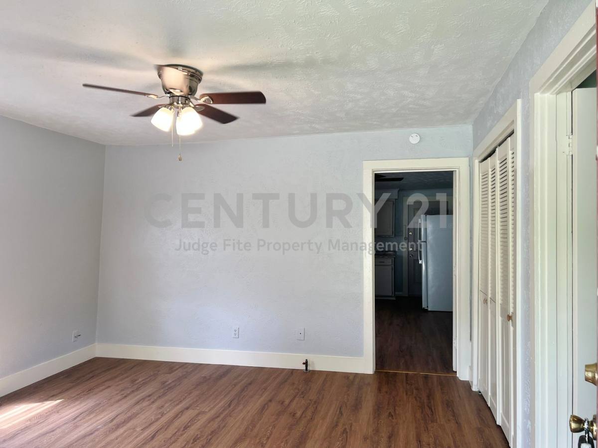 House for rent at 423 Dr Martin Luther King Jr Blvd, Waxahachie, TX 75165