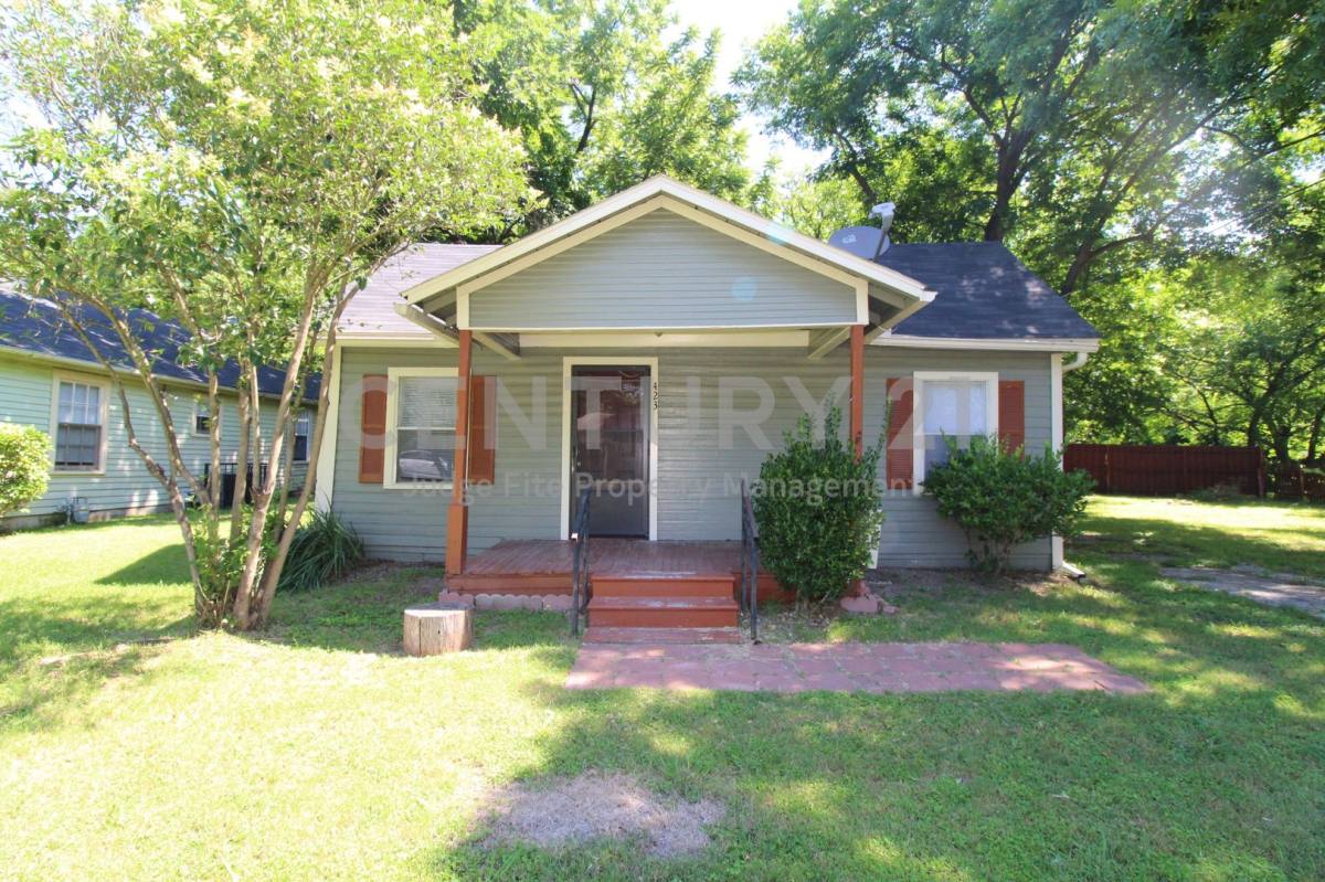 House for rent at 423 Dr Martin Luther King Jr Blvd, Waxahachie, TX 75165