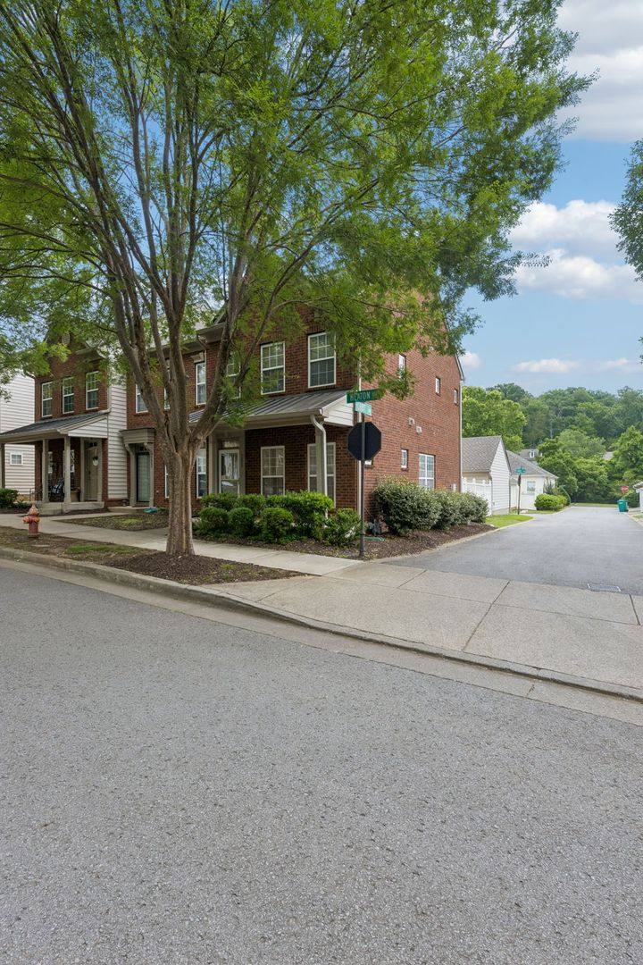 Townhouse for rent at 7855 Heaton Way, Nashville, TN 37211
