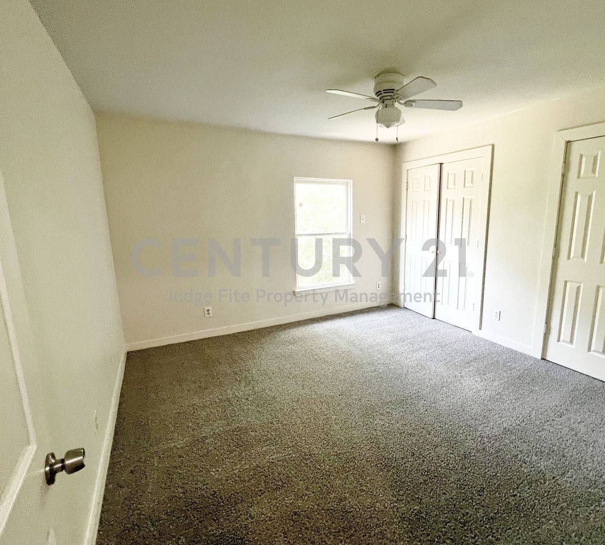 Townhouse for rent at 725 Cain St, Lake Dallas, TX 75065