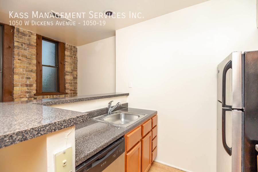 Apartment for rent at 1050 W Dickens Ave #19, Chicago, IL 60614
