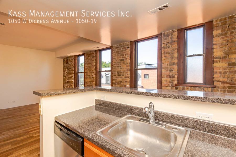 Apartment for rent at 1050 W Dickens Ave #19, Chicago, IL 60614