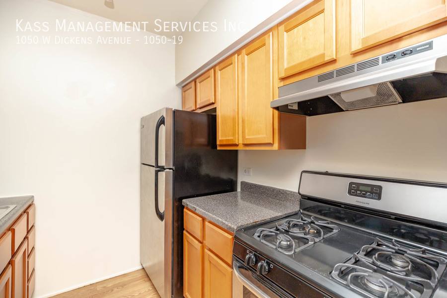 Apartment for rent at 1050 W Dickens Ave #19, Chicago, IL 60614