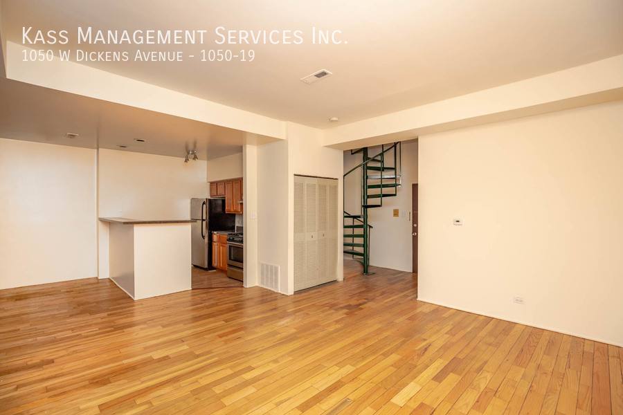 Apartment for rent at 1050 W Dickens Ave #19, Chicago, IL 60614