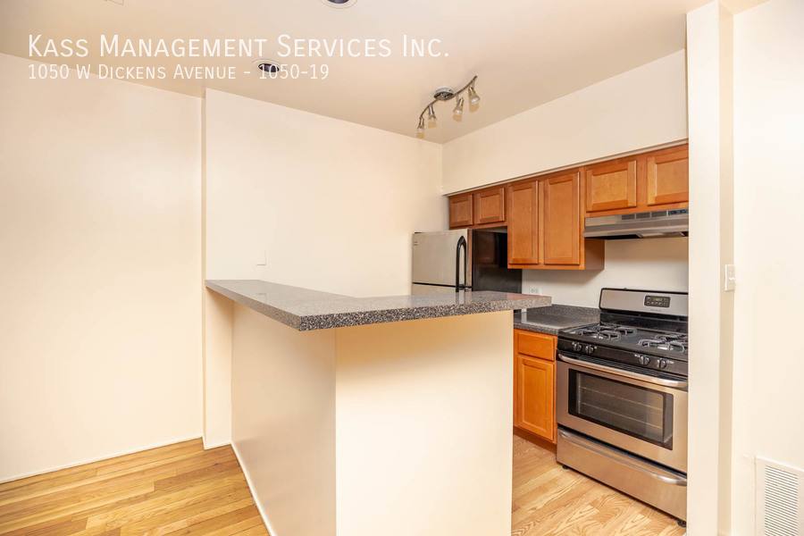 Apartment for rent at 1050 W Dickens Ave #19, Chicago, IL 60614