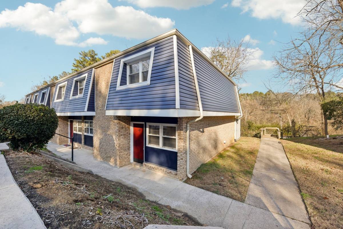 Townhouse for rent at 260 Brookwood Ave, Concord, NC 28025