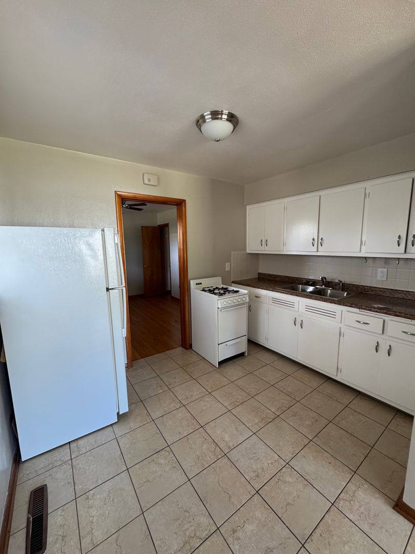 Apartment for rent at 2323 Douglas Ave, Rockford, IL 61103