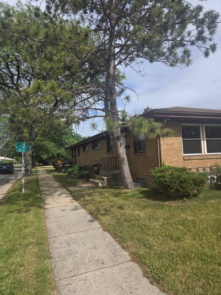 Apartment for rent at 2323 Douglas Ave, Rockford, IL 61103
