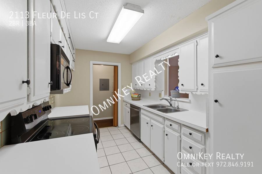 House for rent at 2113 Fleur De Lis Court, Arlington, TX 76012