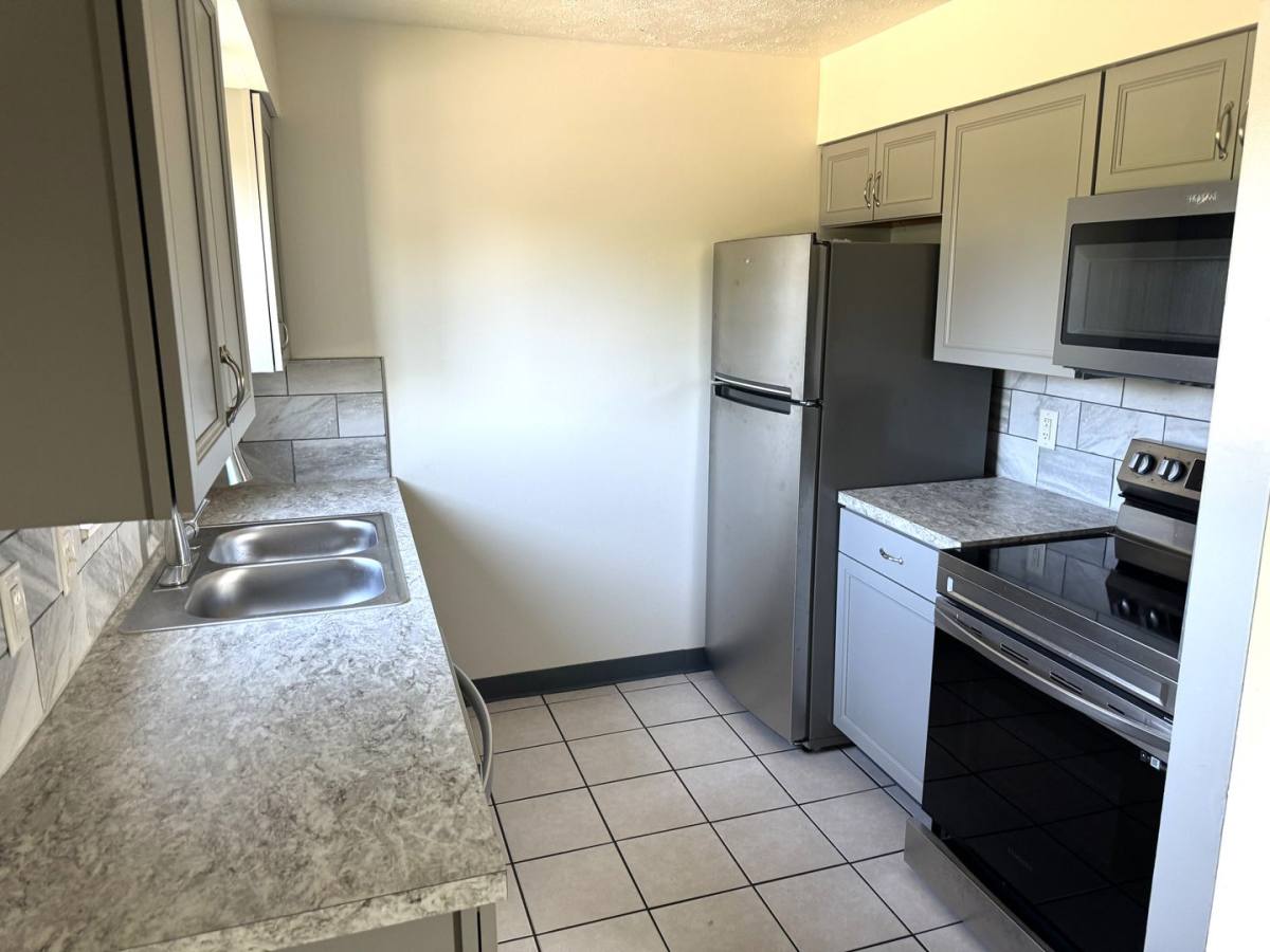 Apartment for rent at 27 Carter Circle, Youngstown, OH 44512