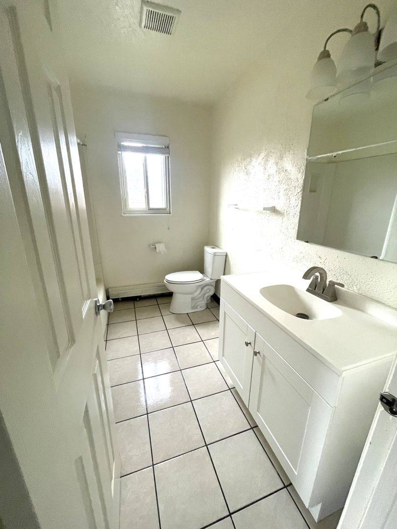 Apartment for rent at 27 Carter Circle, Youngstown, OH 44512