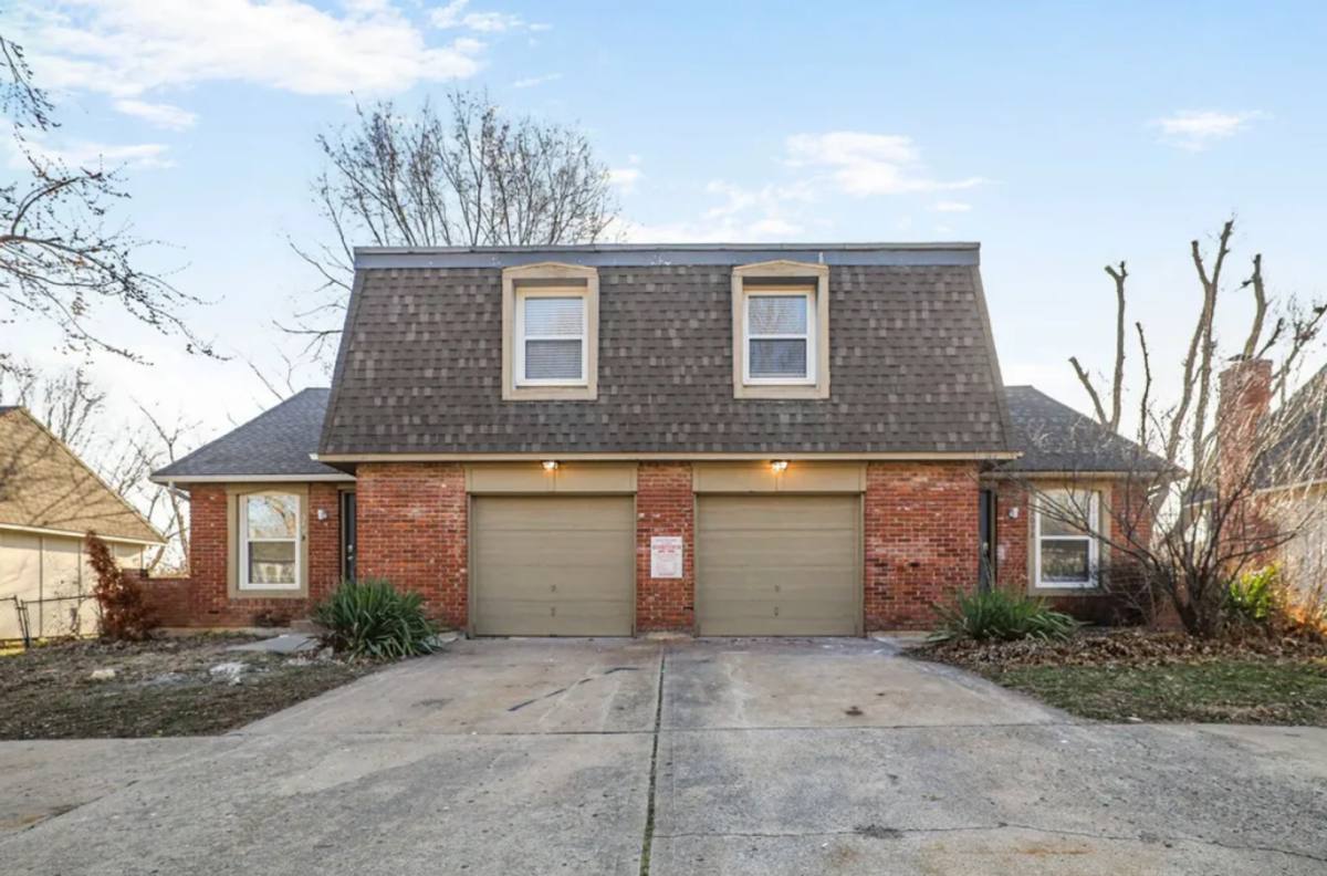 Apartment for rent at 309 Hawthorne Court, Belton, MO 64012