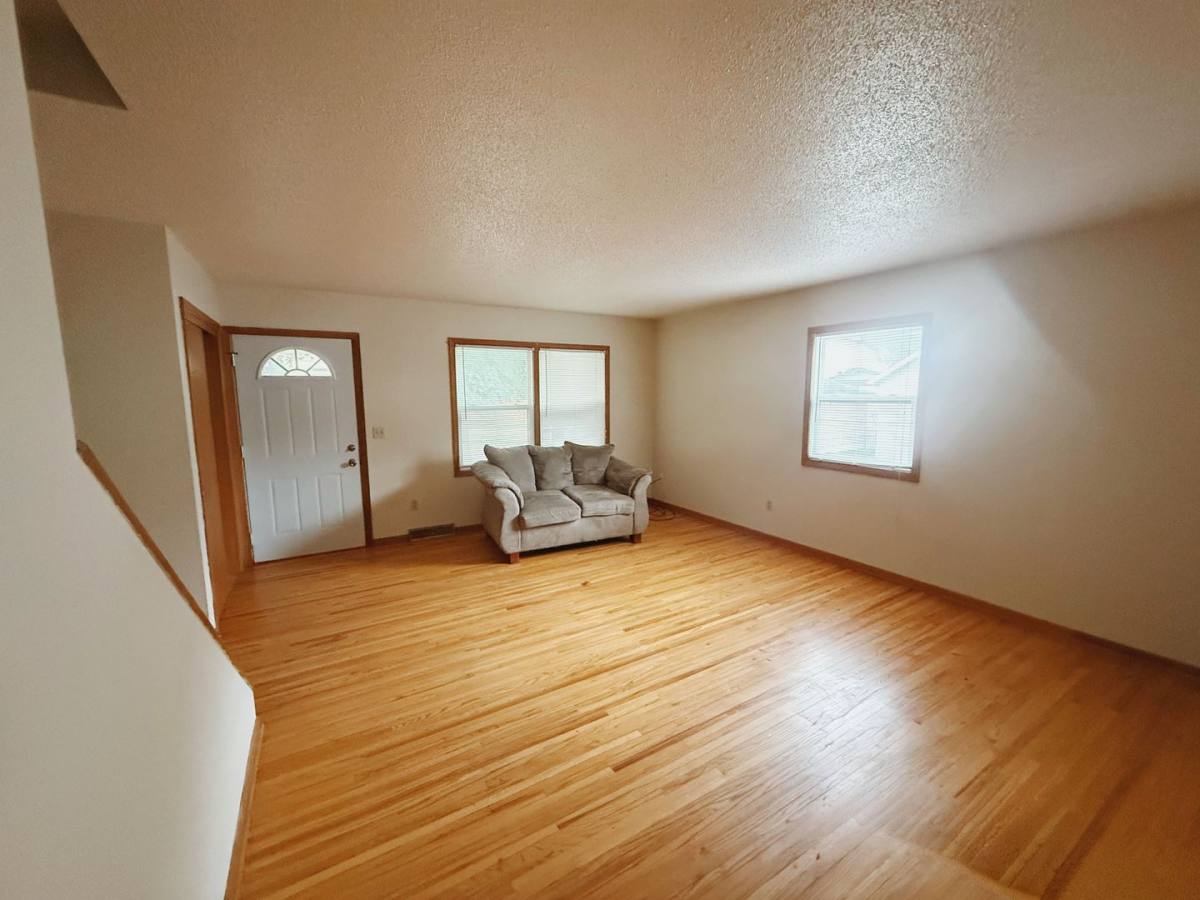 Apartment for rent at 1227 E Ave S, La Crosse, WI 54601