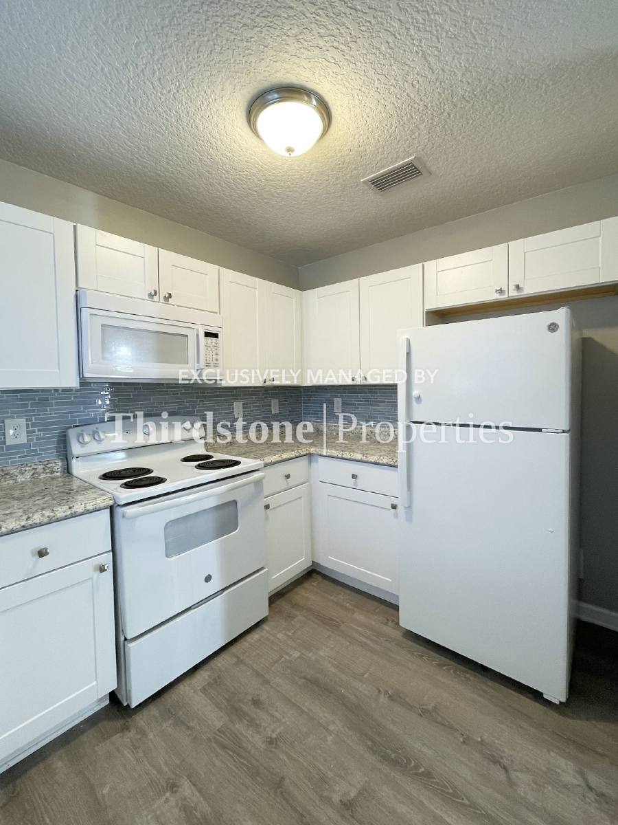 House for rent at 371 Smith St, Jacksonville, FL 32204