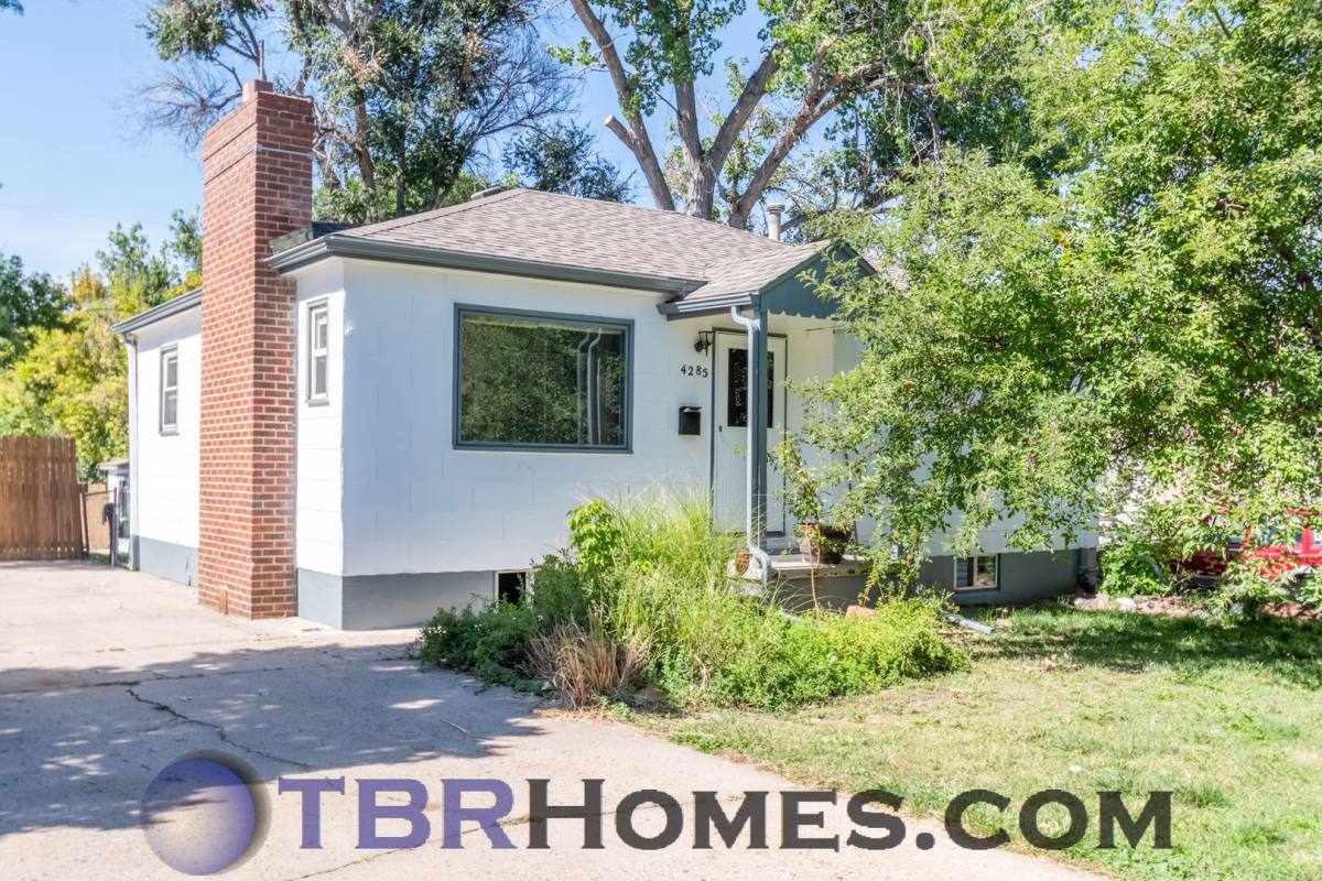 House for rent at 4285 S Delaware St, Englewood, CO 80110