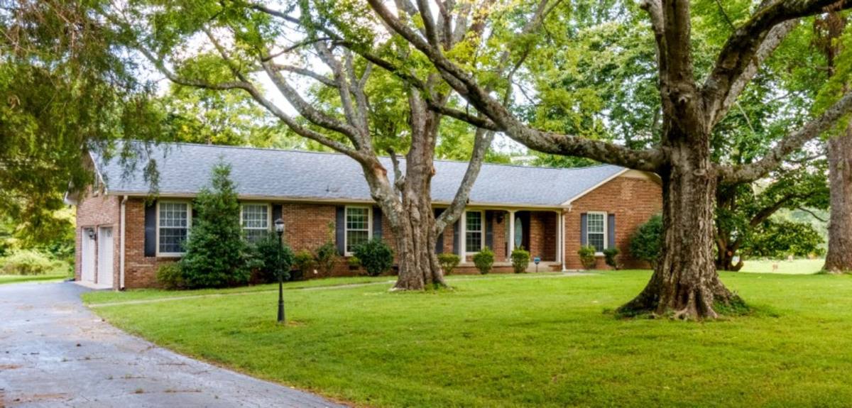 House for rent at 1735 Cedarcroft Dr, Clarksville, TN 37043
