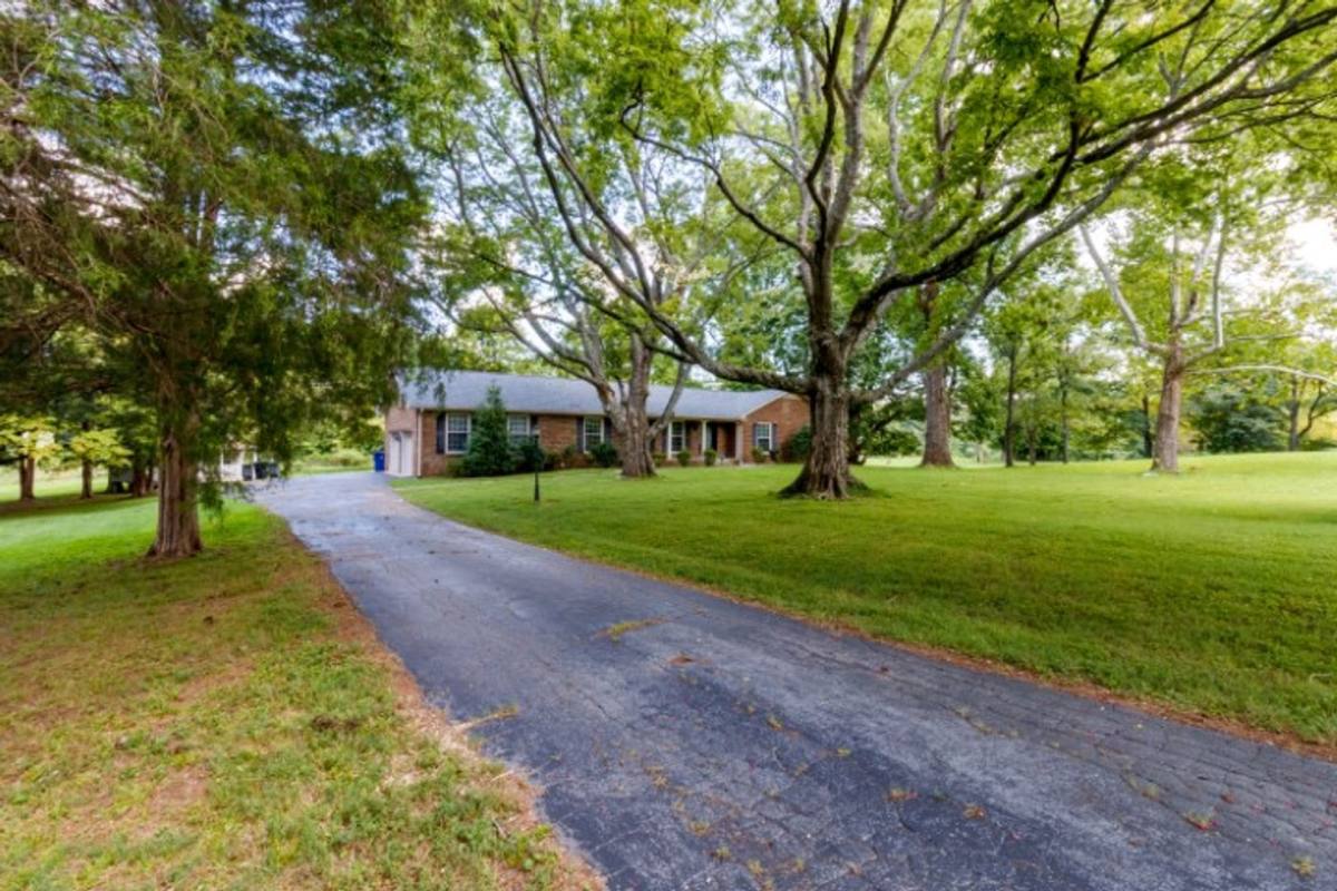 House for rent at 1735 Cedarcroft Dr, Clarksville, TN 37043