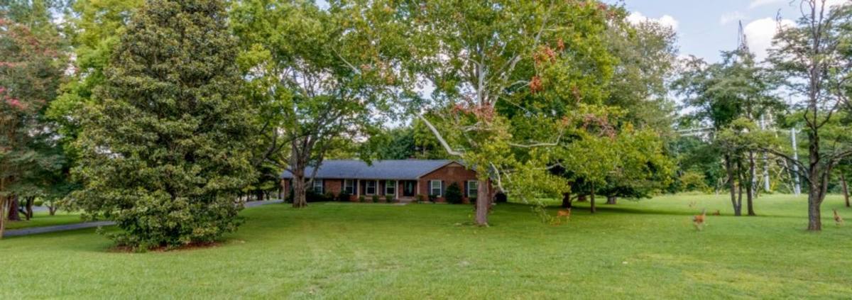 House for rent at 1735 Cedarcroft Dr, Clarksville, TN 37043