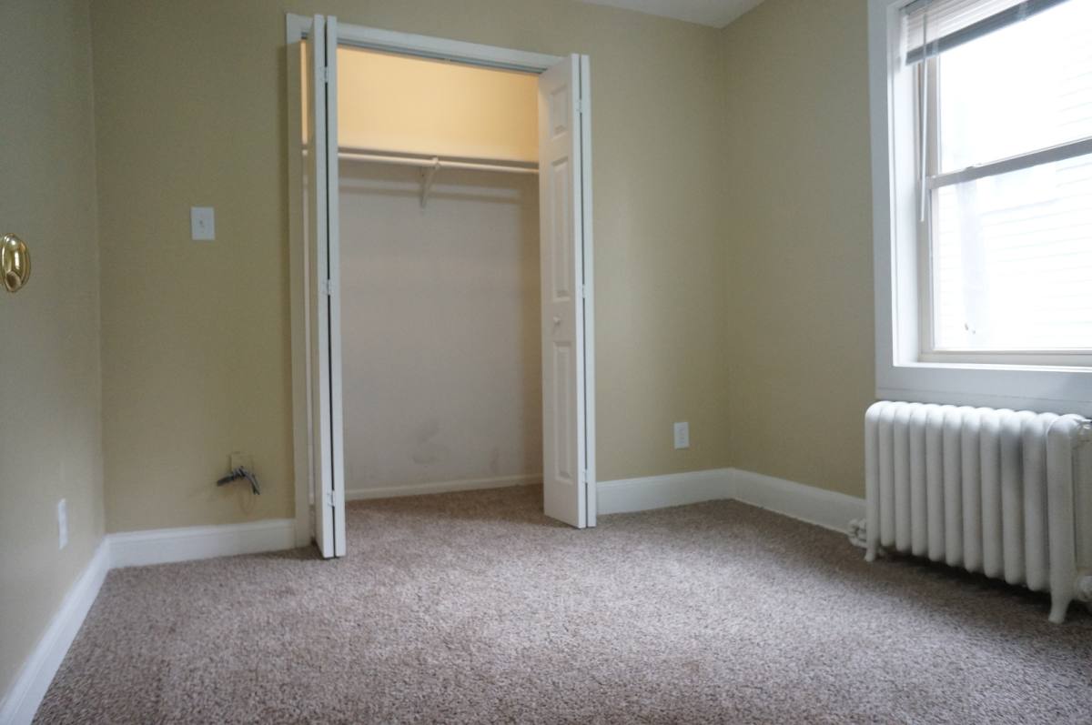 Apartment for rent at 1127 E 5th St, Duluth, MN 55805