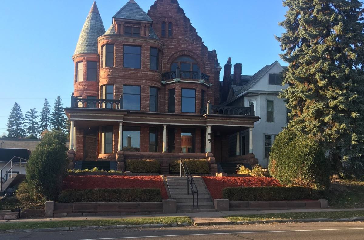 Apartment for rent at 1509 E Superior St, Duluth, MN 55812