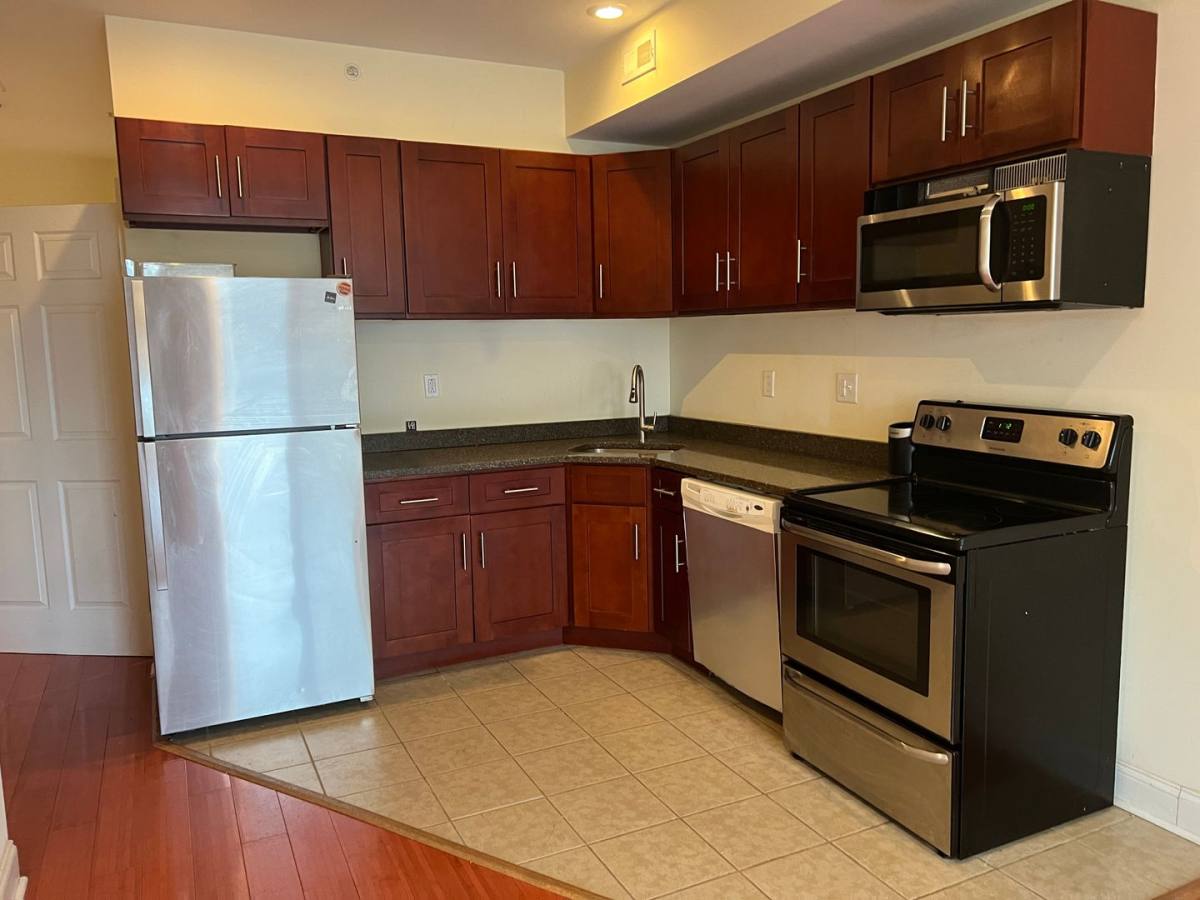 Apartment for rent at 678 N 33rd St, Philadelphia, PA 19104