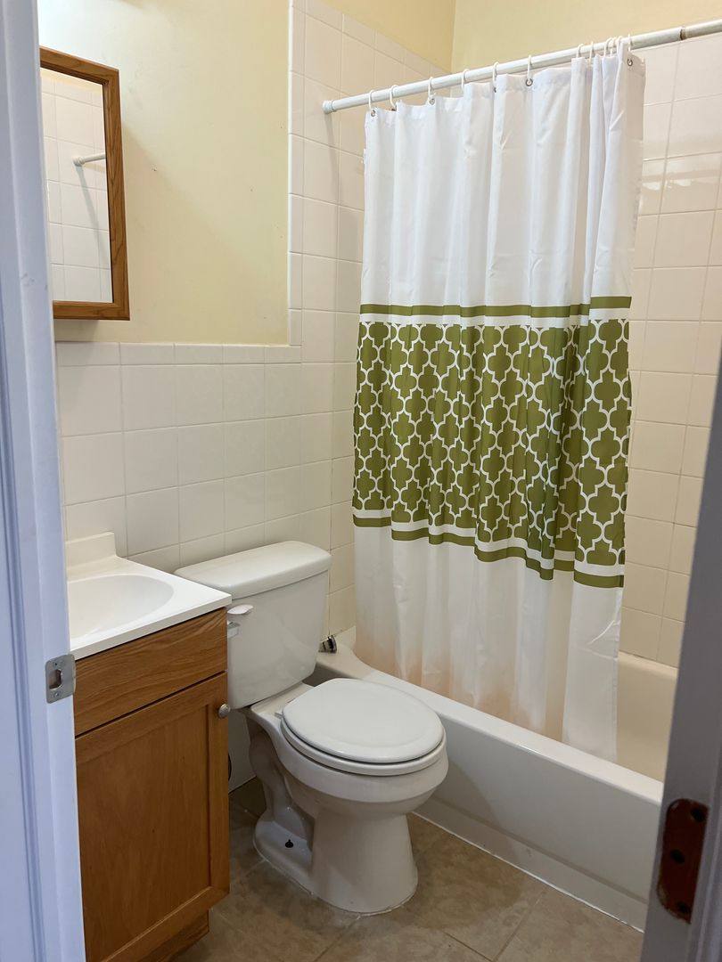 Apartment for rent at 678 N 33rd St, Philadelphia, PA 19104