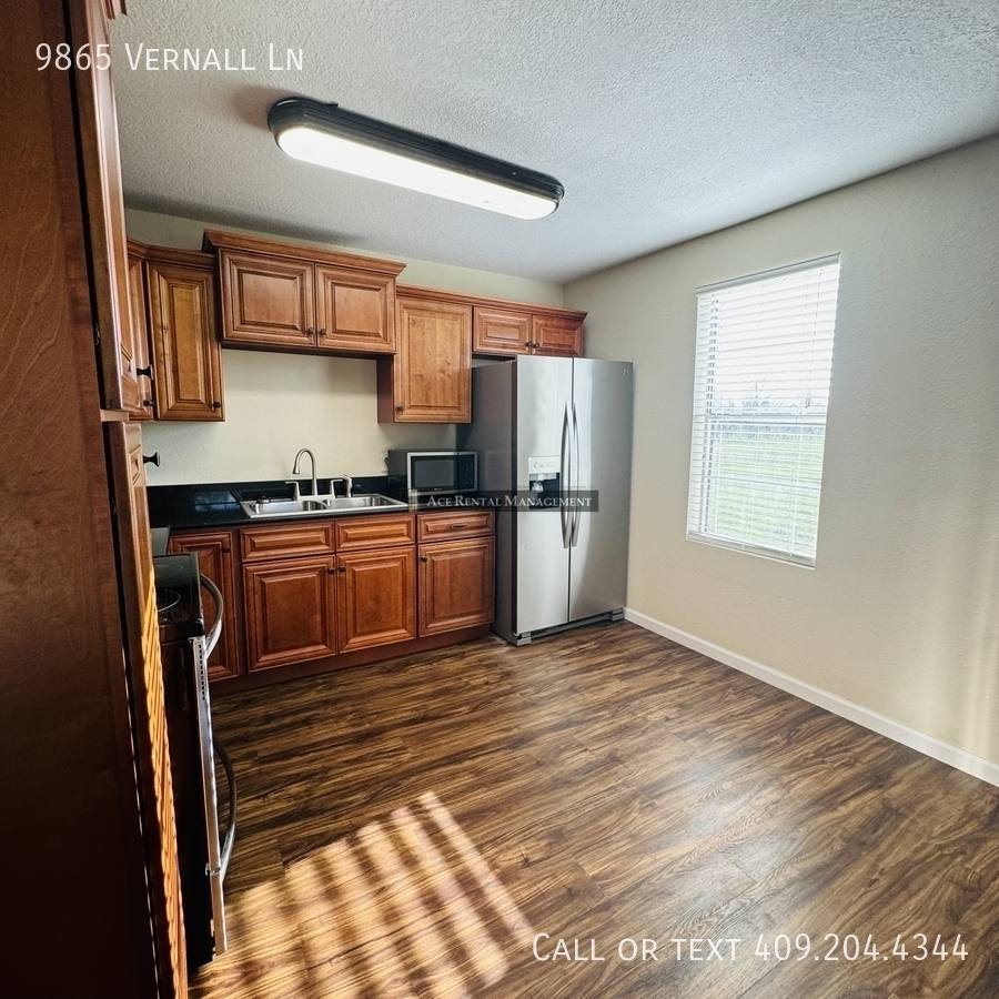 House for rent at 9865 Vernall Lane, Beaumont, TX 77713