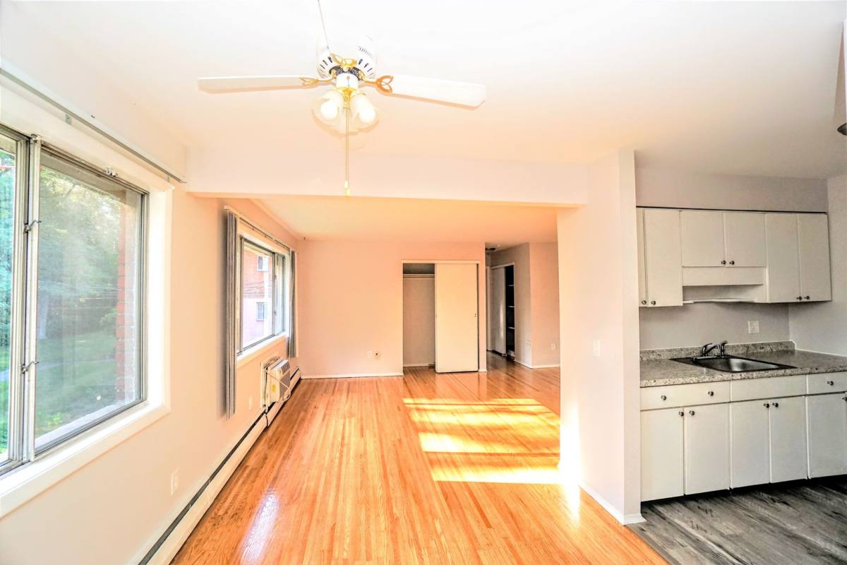 Apartment for rent at 146 Woodhill Dr #6, Rochester, NY 14616