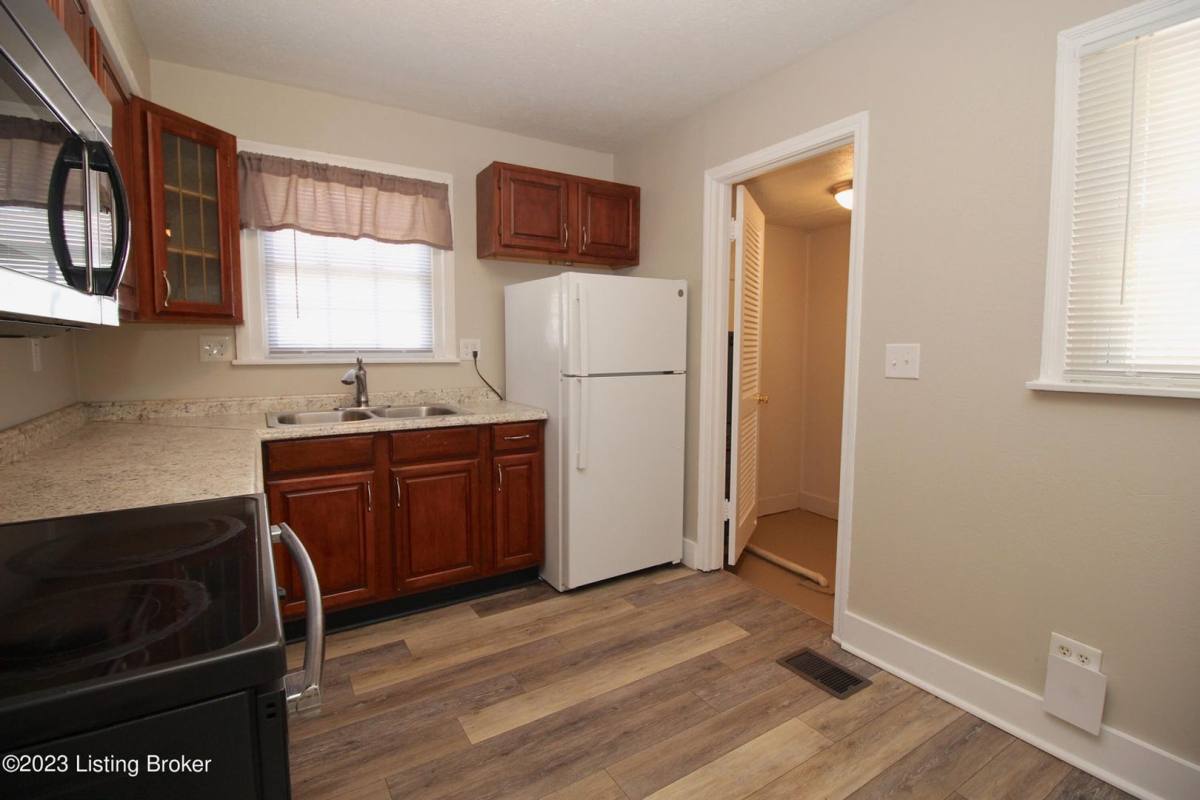 House for rent at 2421 Lindbergh Dr, Louisville, KY 40208