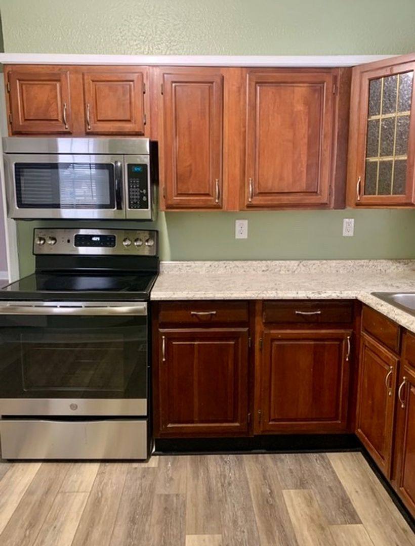 House for rent at 2421 Lindbergh Dr, Louisville, KY 40208