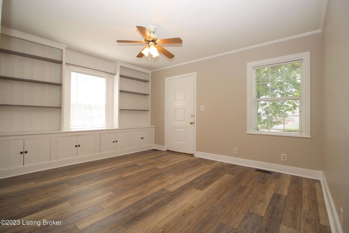 House for rent at 2421 Lindbergh Dr, Louisville, KY 40208