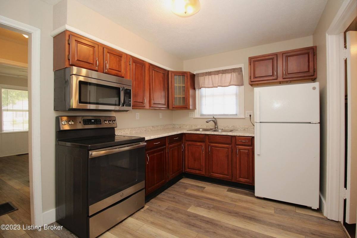 House for rent at 2421 Lindbergh Dr, Louisville, KY 40208